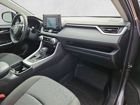 Used 2021 Toyota RAV4 XLE w/ Convenience Package FWD image 23