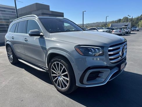 Used 2025 Mercedes-Benz GLS 450 4MATIC w/ AMG Line Exterior image 3