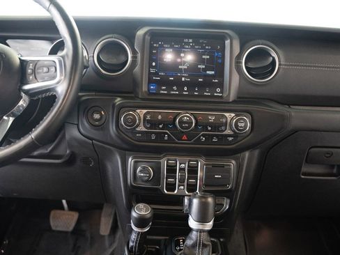 Used 2021 Jeep Wrangler Unlimited Sahara AWD/4WD image 15