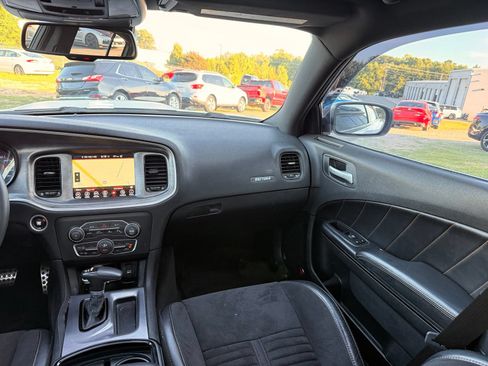 Used 2017 Dodge Charger R/T RWD image 33