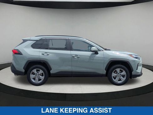 Used 2022 Toyota RAV4 XLE w/ Carpet Mat Package (TMS) AWD/4WD image 2