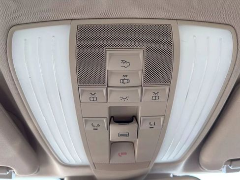 Used 2016 Mercedes-Benz E 350 4MATIC Sedan image 21