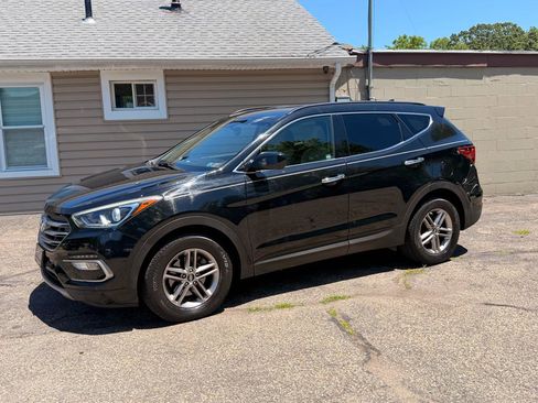 Used 2017 Hyundai Santa Fe Sport AWD/4WD image 2