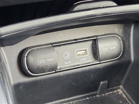 Used 2017 Kia Sorento LX w/ LX Convenience Package image 28