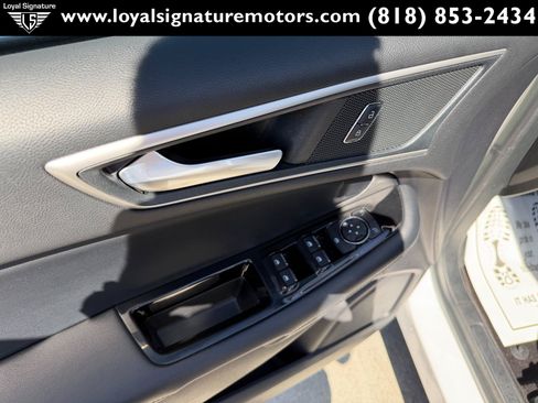 Used 2019 Ford Edge SEL w/ Equipment Group 201A FWD image 24
