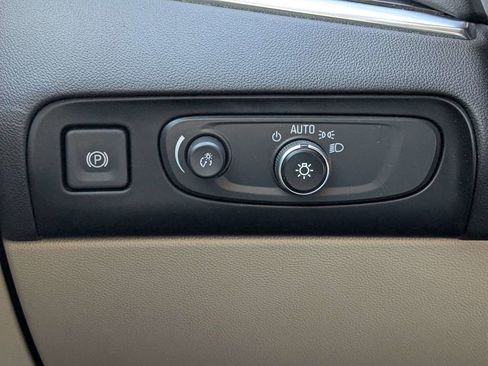 Used 2020 Buick Enclave Essence w/ Sound and Sites Package FWD image 23