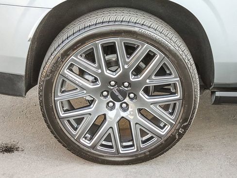 Used 2025 GMC Yukon XL Denali Ultimate w/ LPO, Floor Liner Package AWD/4WD image 13