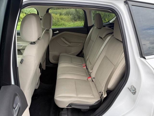 Used 2017 Ford Escape SE AWD/4WD image 15