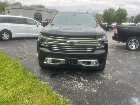 Used 2019 Chevrolet Silverado 1500 High Country w/ Technology Package AWD/4WD image 17