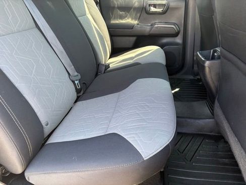 Used 2021 Toyota Tacoma SR5 AWD/4WD image 15
