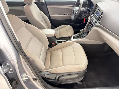 Used 2017 Hyundai Elantra SE FWD image 26