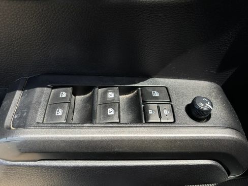 Used 2020 Toyota Tacoma TRD Sport w/ Technology Package image 15