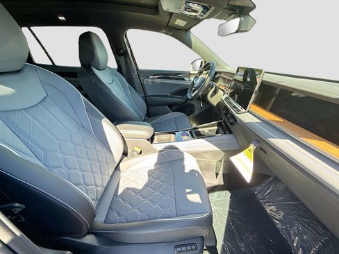 New 2026 Volkswagen Tiguan SEL R-Line image 24