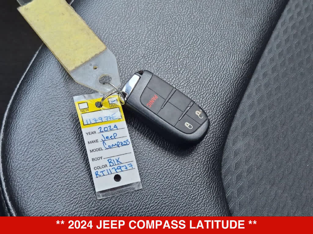 Used 2024 Jeep Compass Latitude AWD/4WD image 33