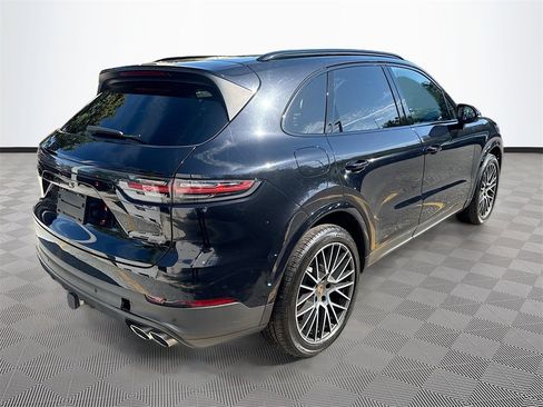 Used 2021 Porsche Cayenne S image 8