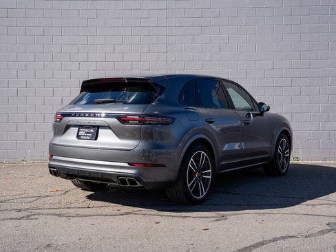 Certified 2022 Porsche Cayenne Turbo image 7