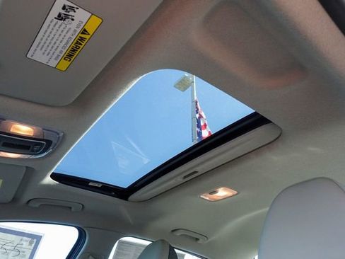 Used 2021 Hyundai Elantra Limited image 25