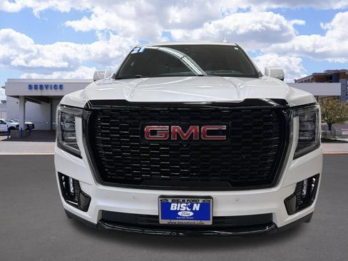 Used 2021 GMC Yukon Denali w/ Denali Premium Package AWD/4WD image 8