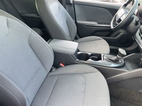 Used 2025 Kia K4 LXS image 10