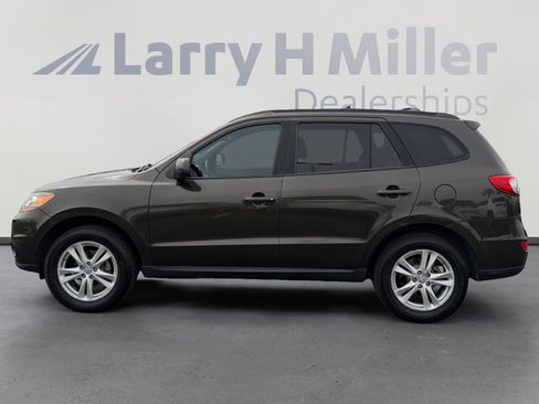 Used 2011 Hyundai Santa Fe SE image 2