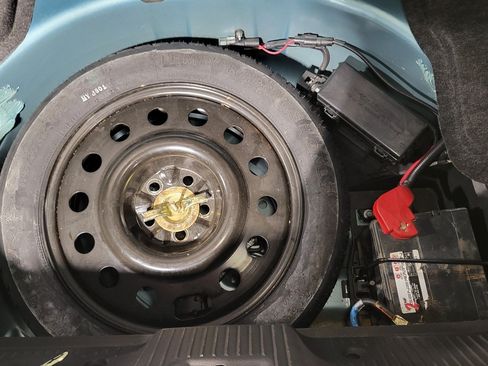 Used 2002 Ford Thunderbird RWD image 19
