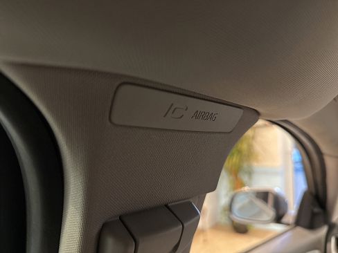 Used 2018 Volvo S60 T5 Dynamic w/ Vision Package image 29