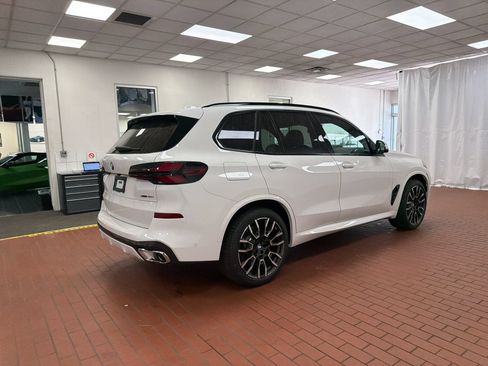 Used 2026 BMW X5 xDrive40i w/ M Sport Package AWD/4WD image 18