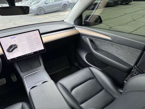 Used 2023 Tesla Model Y Performance AWD/4WD image 34