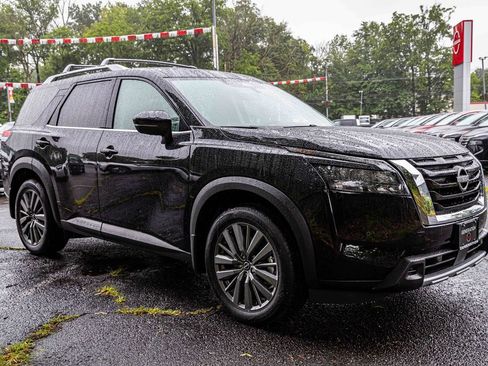 Certified 2025 Nissan Pathfinder SL w/ SL Premium Package image 1