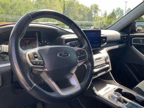 Used 2021 Ford Explorer XLT w/ Class III Trailer Tow Package AWD/4WD image 19