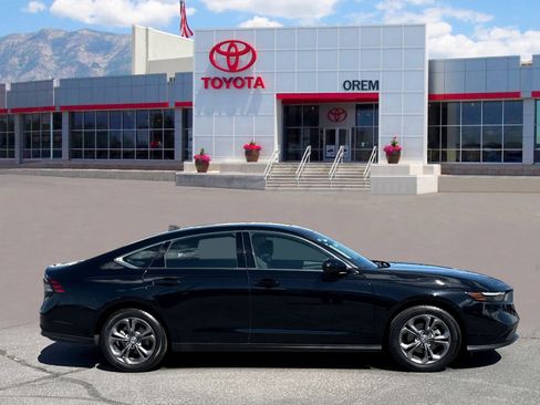 Used 2023 Honda Accord EX image 3