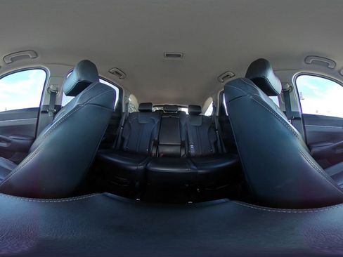 Used 2024 Kia Sorento S image 44