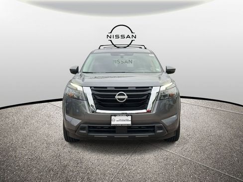 Certified 2024 Nissan Pathfinder SV image 4