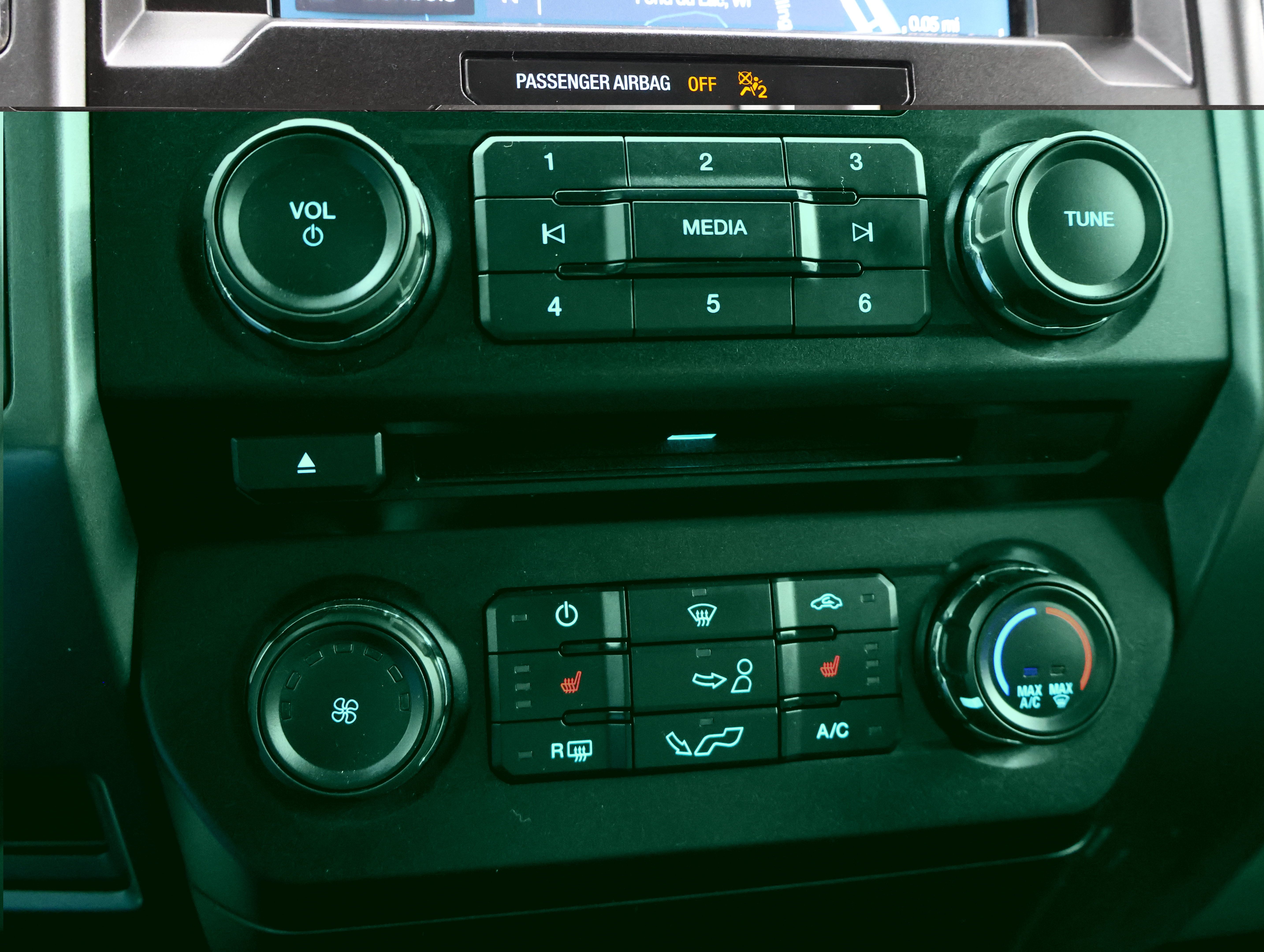 Used 2018 Ford F150 XLT w/ Equipment Group 302A Luxury AWD/4WD image 43
