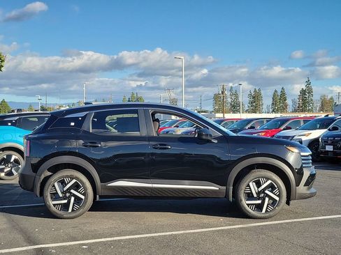 New 2026 Nissan Kicks SV w/ SV Premium Package image 7