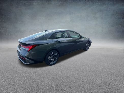 New 2025 Hyundai Elantra Limited image 21