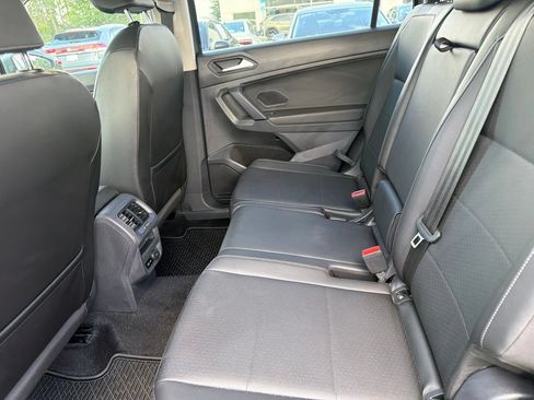 Used 2019 Volkswagen Tiguan SE w/ Panoramic Sunroof Package FWD image 14