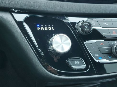 New 2026 Chrysler Voyager LX image 30