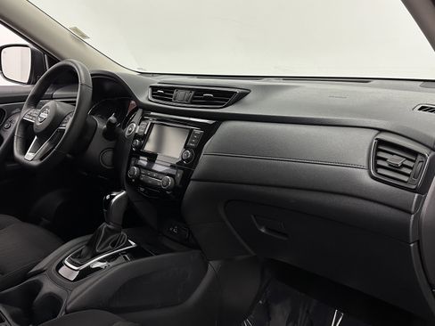 Used 2020 Nissan Rogue SV FWD image 35