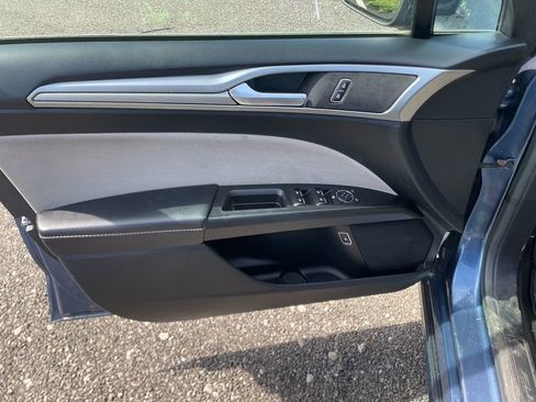 Used 2018 Ford Fusion S FWD image 11