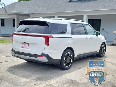 Certified 2025 Kia Carnival EX