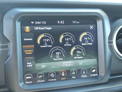Used 2022 Jeep Wrangler Unlimited Sahara w/ Cold Weather Group AWD/4WD image 28
