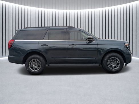 New 2026 Ford Expedition Active image 2