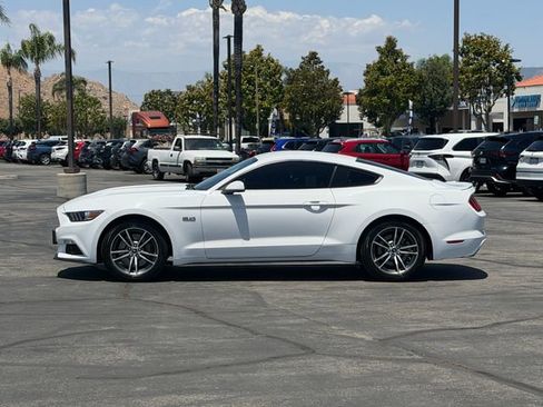 Used 2017 Ford Mustang GT RWD image 9