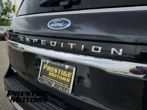 Used 2024 Ford Expedition Limited AWD/4WD image 13