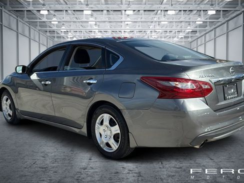 Used 2018 Nissan Altima 2.5 S w/ S Convenience Package image 3