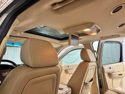 Used 2008 Cadillac Escalade Luxury image 12