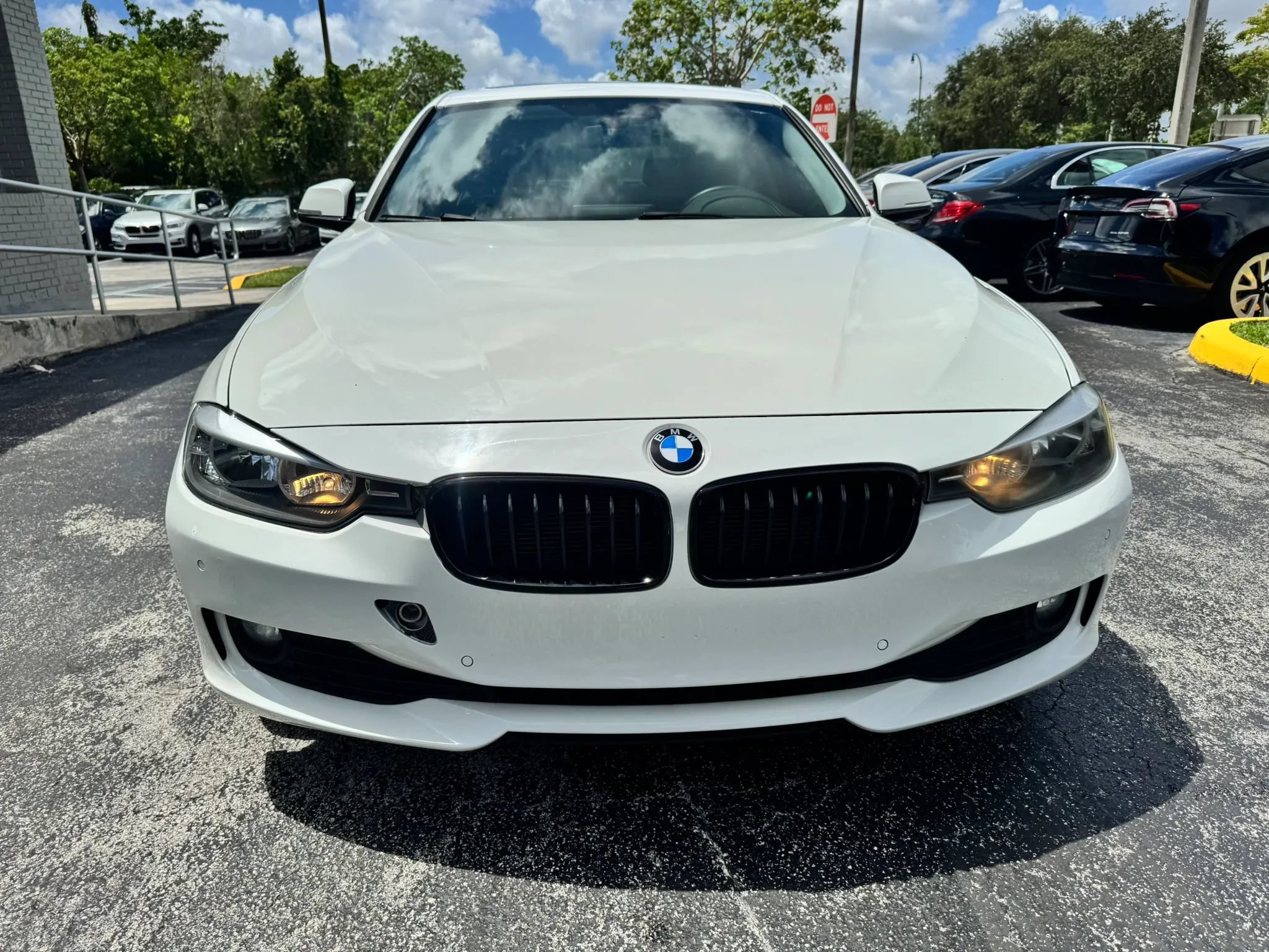 Used 2015 BMW 320i Sedan RWD image 4