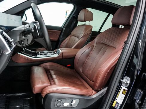 Used 2025 BMW X5 xDrive50e image 6