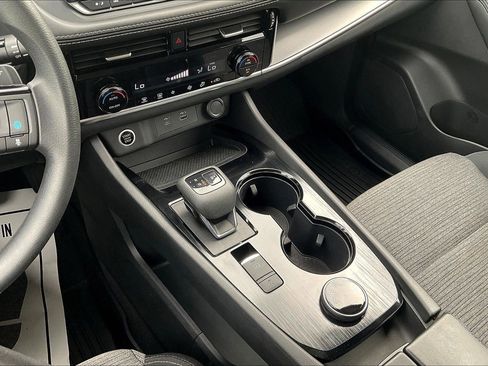 Certified 2023 Nissan Rogue SV image 21